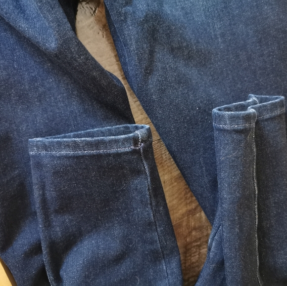 Guess Jeans - Picture 4 of 7